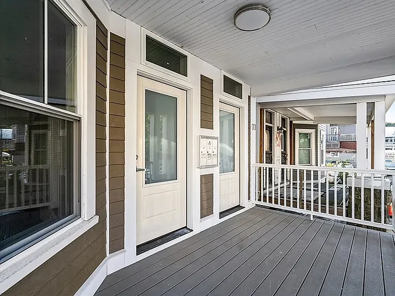 2-11 Woodlawn St #2 — Photo 11
