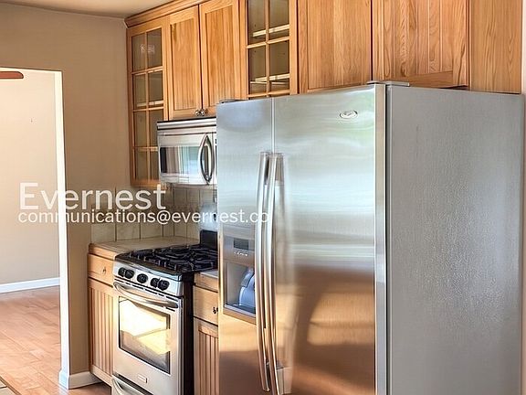 5th image of 327 10th St