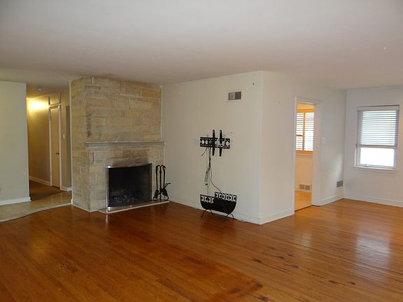 2nd image of 531 Pleasant Ave