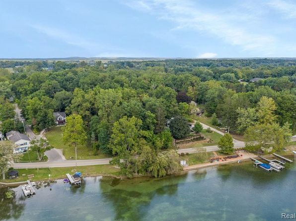 Waterfront - South Lyon MI Waterfront Homes For Sale - 11 Homes | Zillow