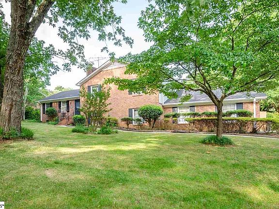 2nd image of 231 Donington Dr