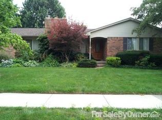 3011 Blossom Rd, Trenton, MI 48183