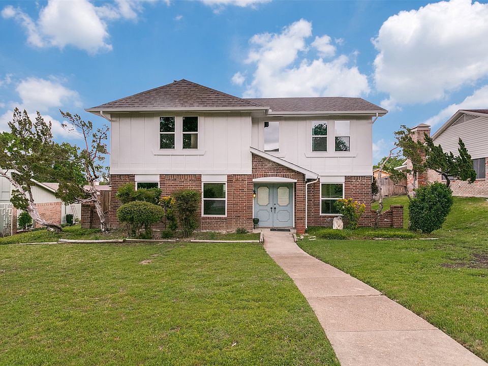 1st image of 3304 Castle Dr