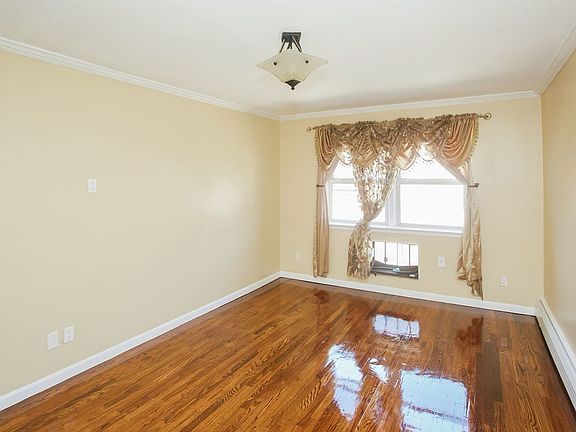 2nd image of 10519 Flatlands 4 St