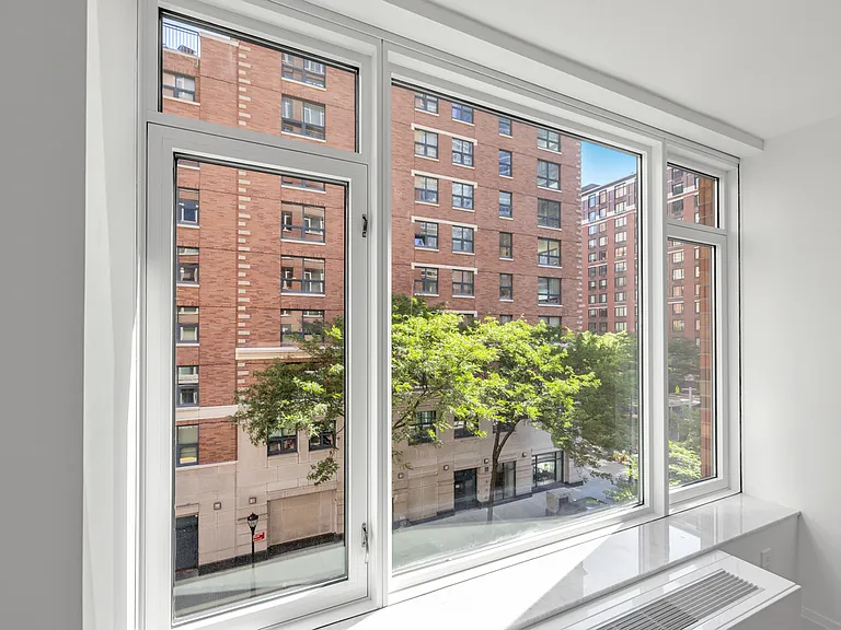 210 Warren St #5Q — Photo 6