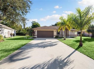 6176 Woodstone Dr, Naples, FL 34112