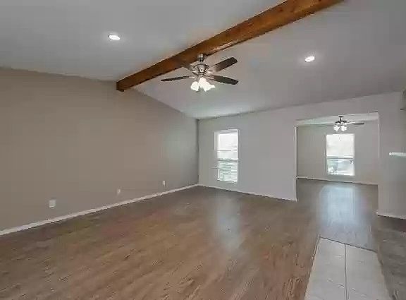 4th image of 466 Willow Springs Dr