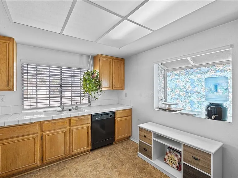 5594 Cedar Dr — Photo 2