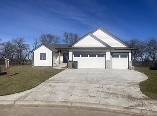 1640 N Wildflower Ct, Andover, KS 67002