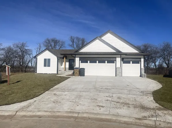 1640 N Wildflower Ct, Andover, KS 67002
