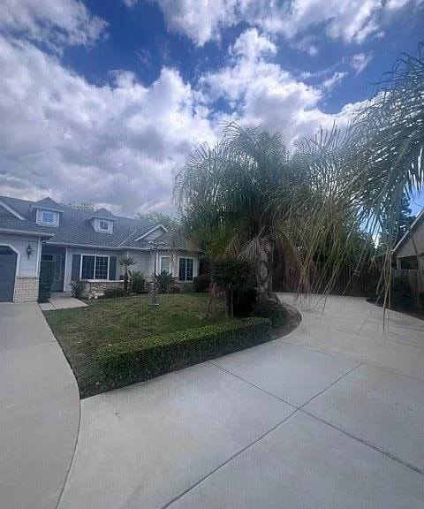 1877 E Turnberry Ave — Photo 3