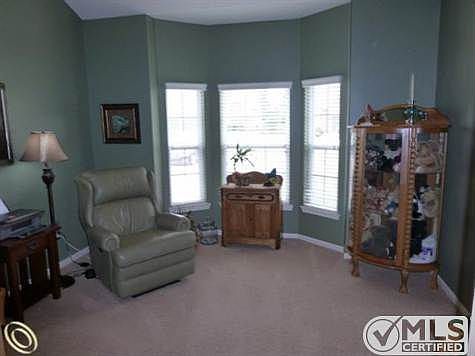 Sloane_Living_Room (800x600).jpg