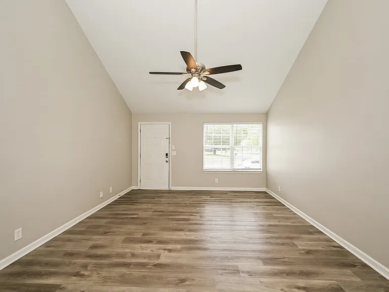 2644 Dakota Way — Photo 4