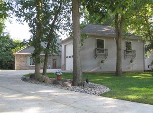 833 Red Oaks Ln, Lafayette, IN 47909