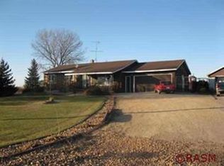 52301 930th St, Windom, MN 56101