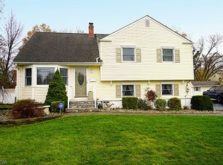 8 Hadler Dr, Somerset, NJ 08873