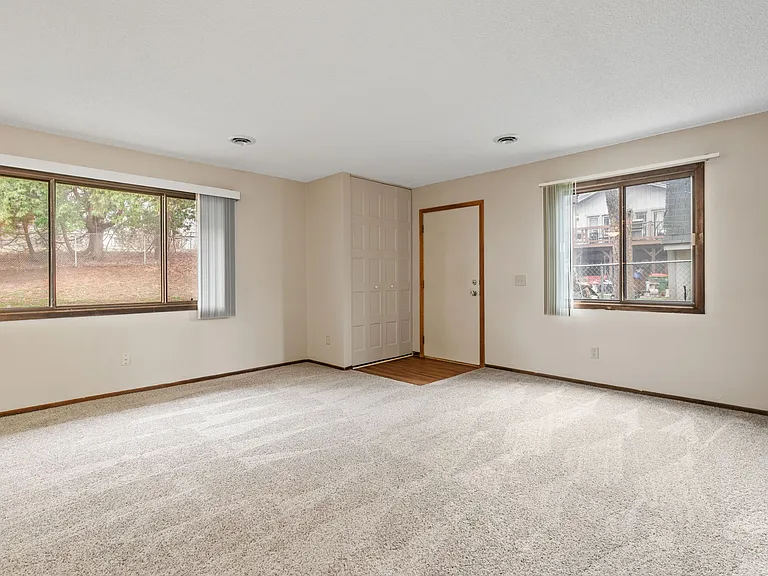 Griffin Court Apartments — Photo 45