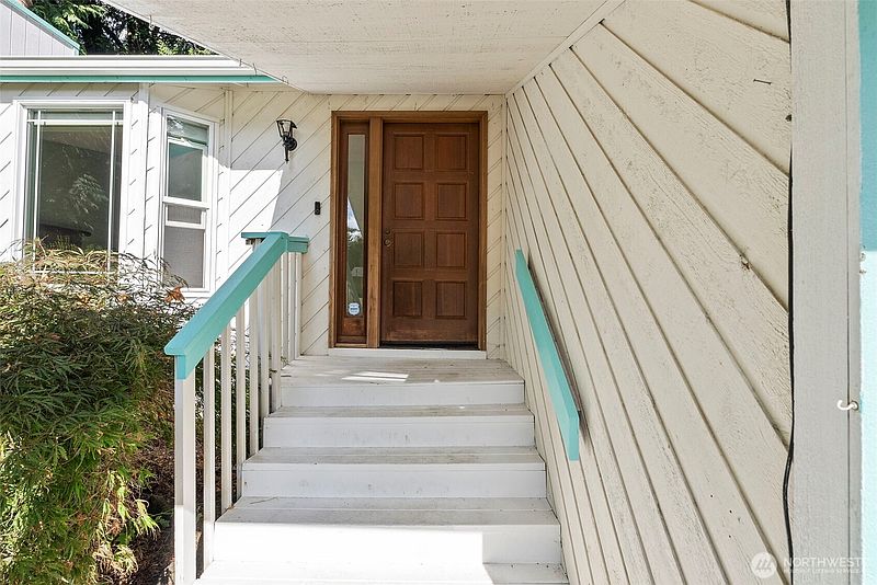 4th image of 2830 Childress Court SW