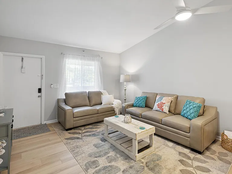 6271 Chasewood Dr #F — Photo 4