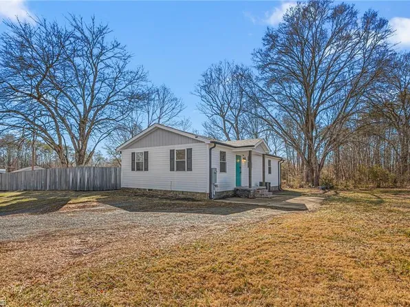 118 Shady Grove Rd, Eden, NC 27288