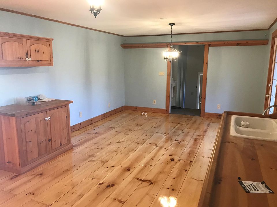 Spacious Dining Area