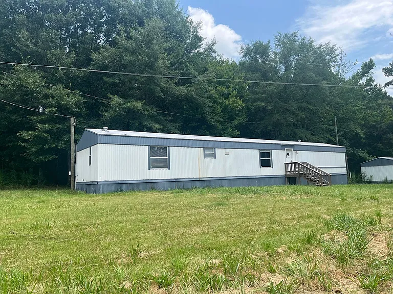 201 Benton Ln — Photo 2