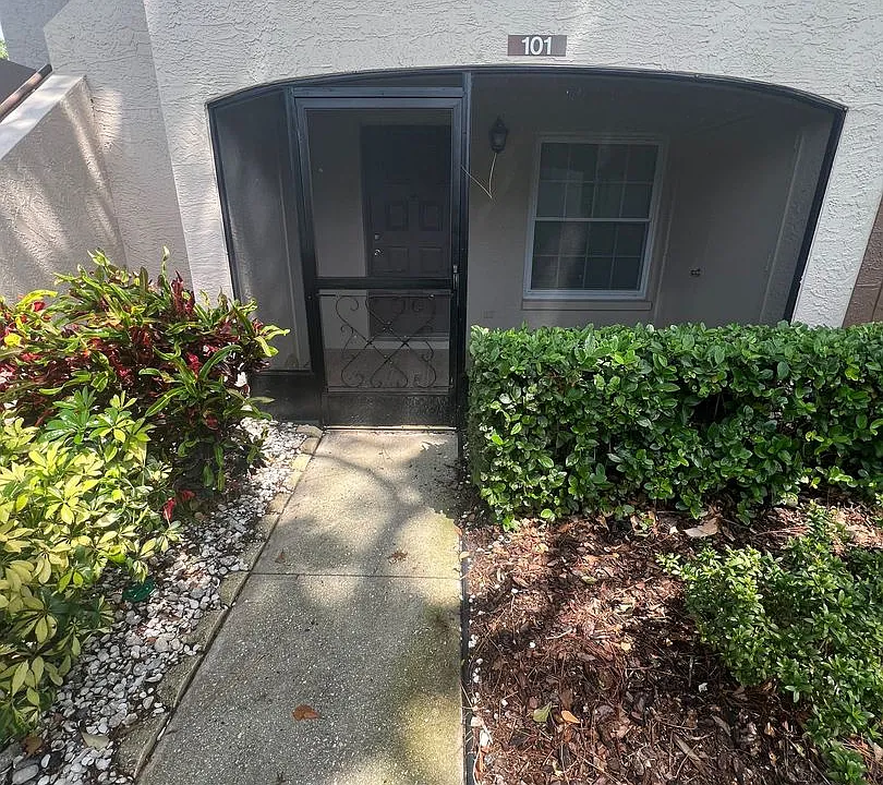 3019 Bonaventure Cir #101