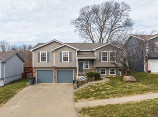 4607 Crystal Dr, Saint Joseph, MO 64503