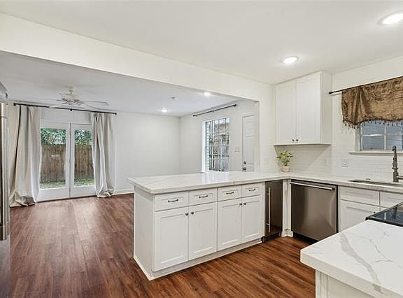 3rd image of 1415 Homer St