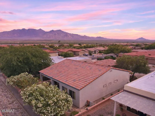 1894 W Amblemorn Dr, Green Valley, AZ 85622