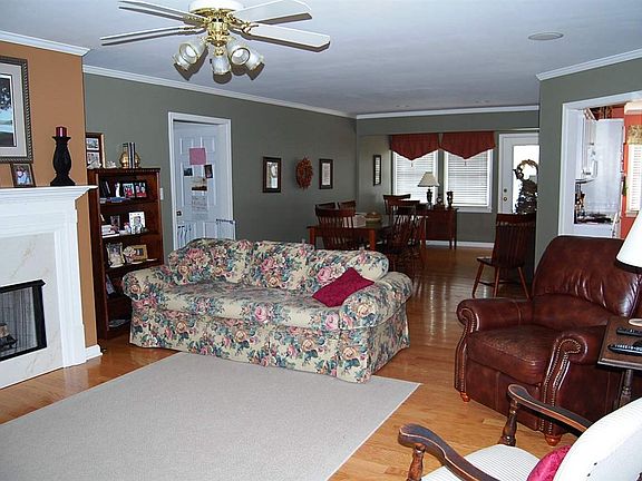 4th image of 113 Starrwood Dr