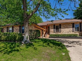 5811 Yacht Club Dr, Rockwall, TX 75032
