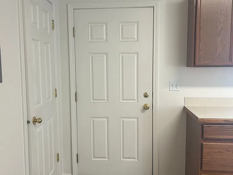 128 Hunter Court - 4 Units — Photo 17