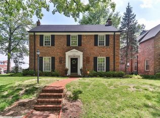 8000 Seminole Dr, Saint Louis, MO 63105