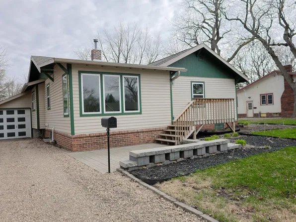 811 11th St, Spirit Lake, IA 51360