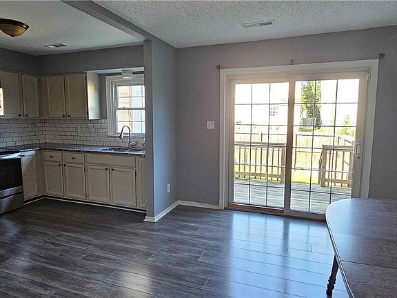 5th image of 1414 Lakeview Ave