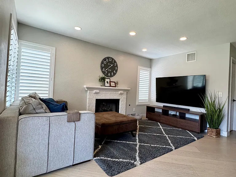 2243 Wisteria Ave — Photo 8