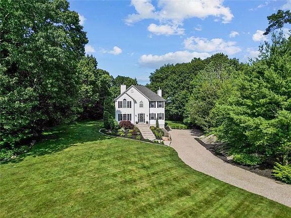 2nd image of 22 Poppy Hill Dr