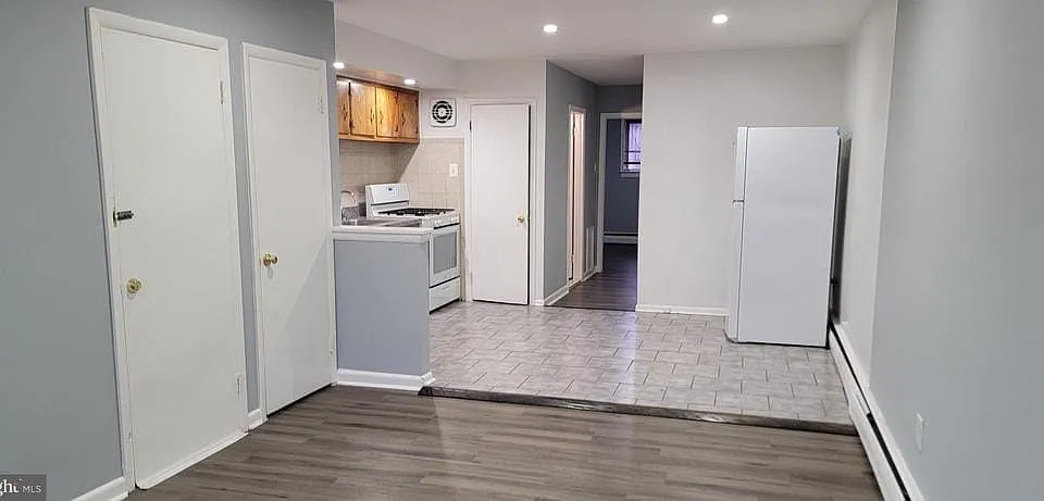 230 W Roosevelt Blvd #1