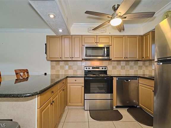 5th image of 6777 Winkler Rd #142