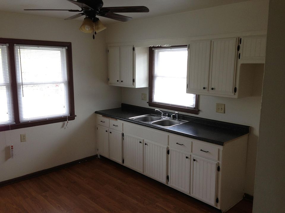 2nd image of 7924 W Villard Ave