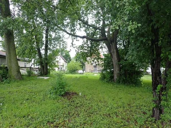 2327 N 8TH STREET, Milwaukee, WI 53206