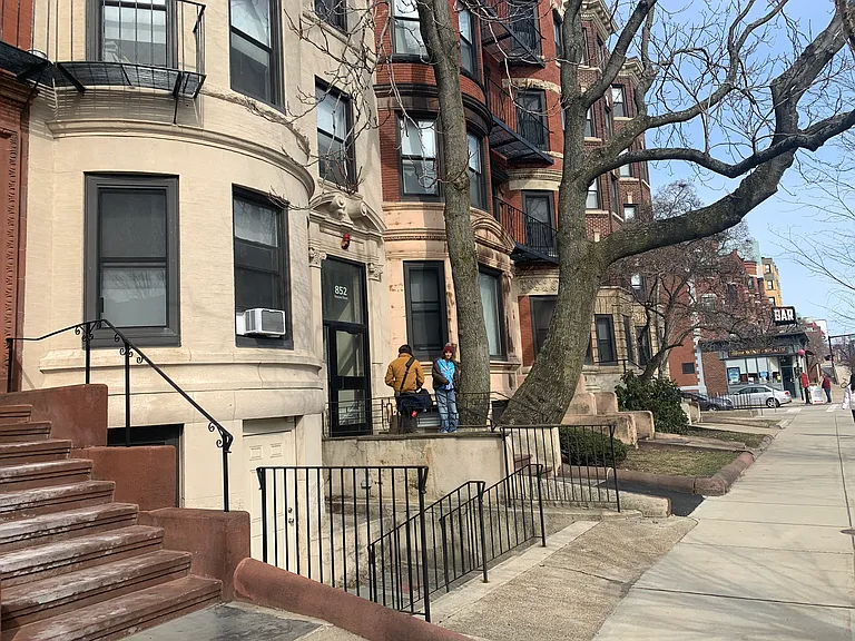 854 Beacon St #10 — Photo 6