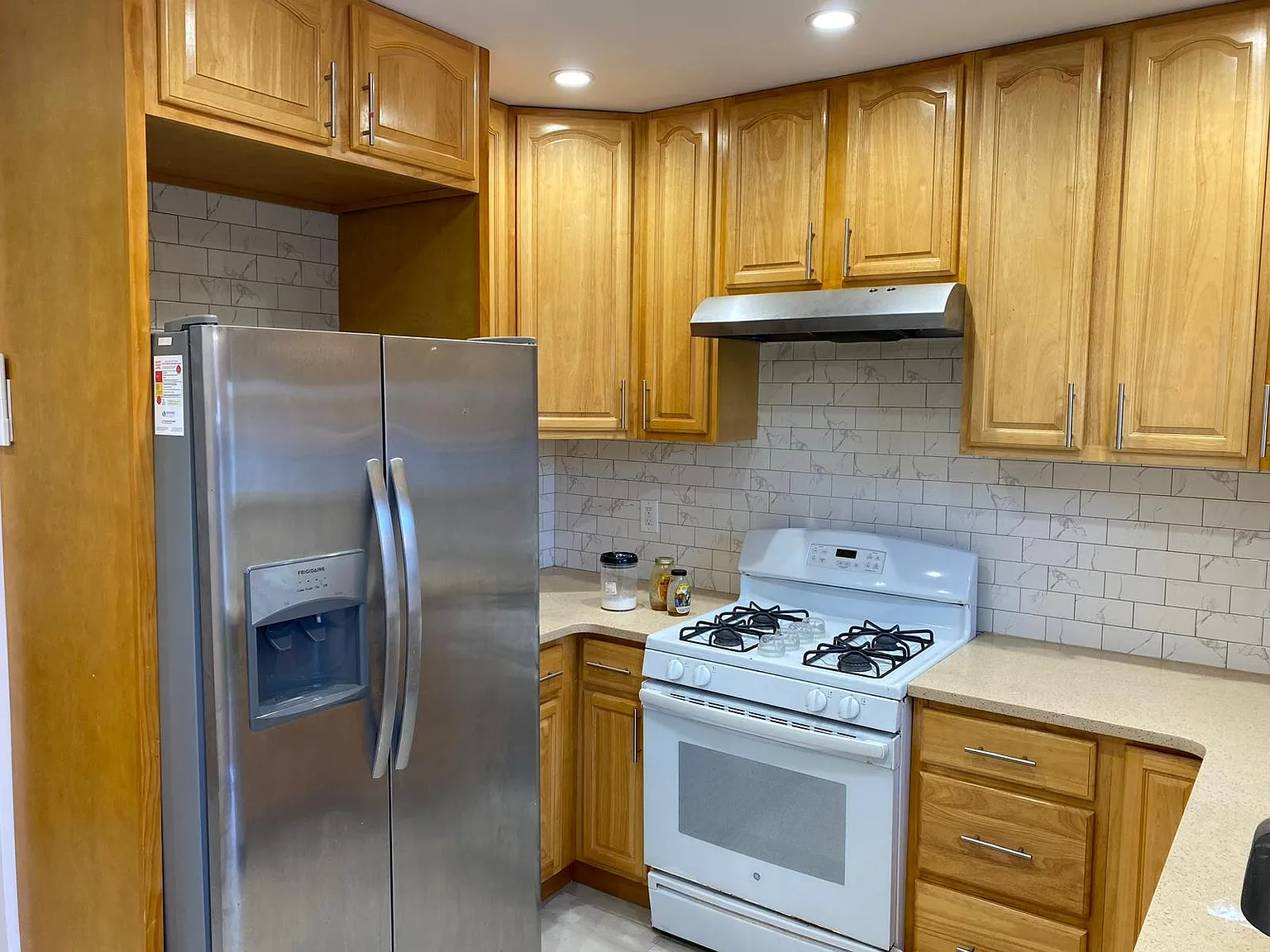 4 bed, 3.5 bath, 3400 sqft, $6,000 — Photo 3