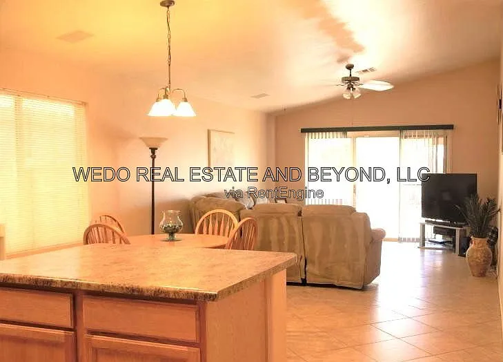 3 bed, 2.0 bath, 1632 sqft, $2,195 — Photo 3