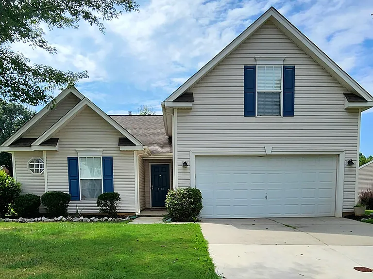 Fully Furnished Ranch-everything on main floor.