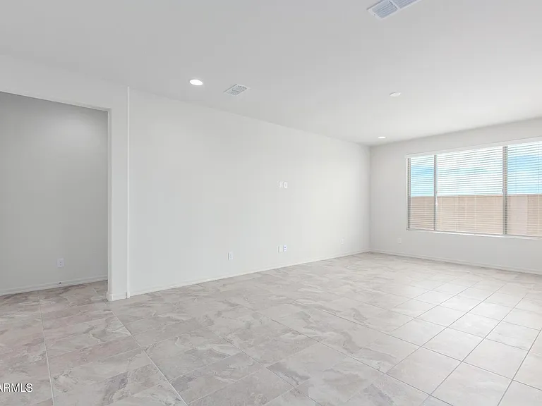 8529 S 67th Dr — Photo 5