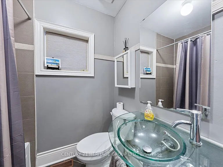 169 King Edward Ave — Photo 15