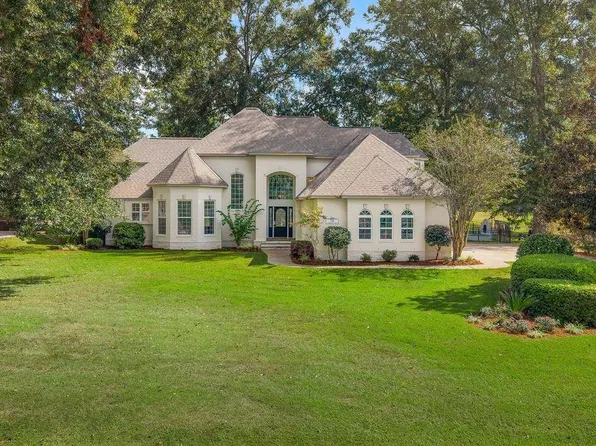 733 Plantation Dr, Abita Springs, LA 70420
