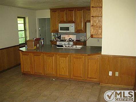 5th image of 2613 Westview Dr